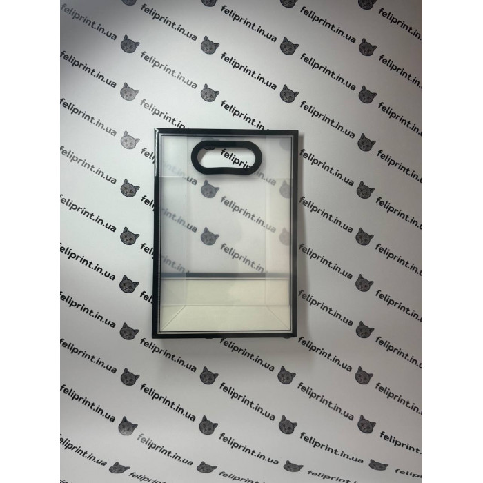 Пакет банан с черным кантом 26×18 см с логотипом.